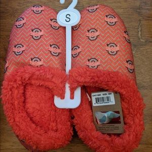 Ohio State house slippers size small